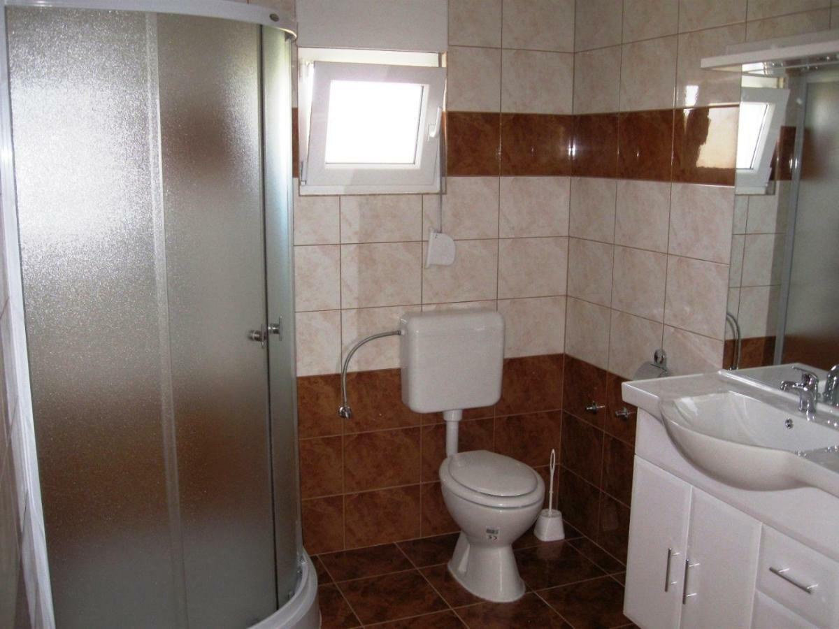Apartmani Vjeko Vir Extérieur photo
